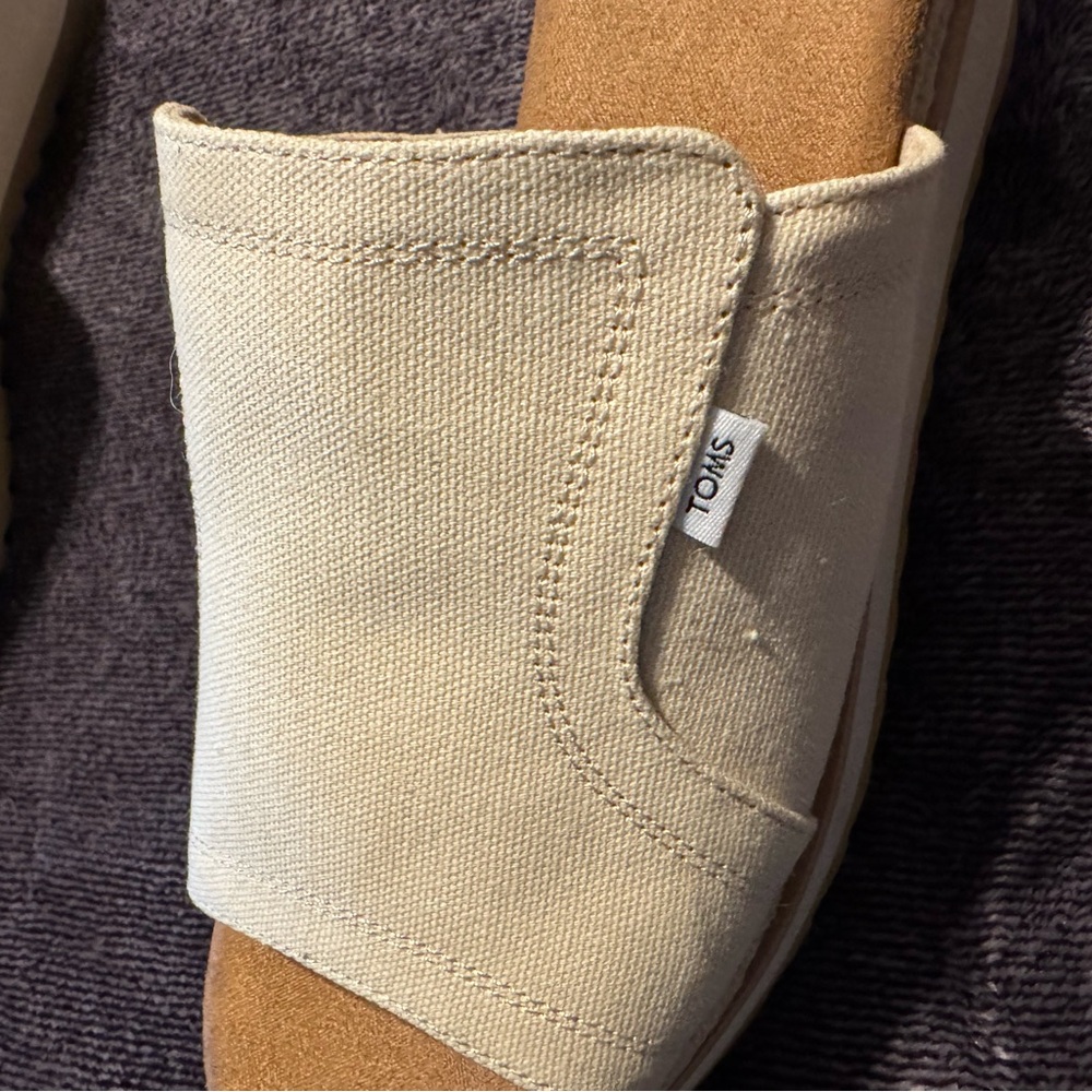 TOMS Natural Canvas Slide with TOMS Tag
